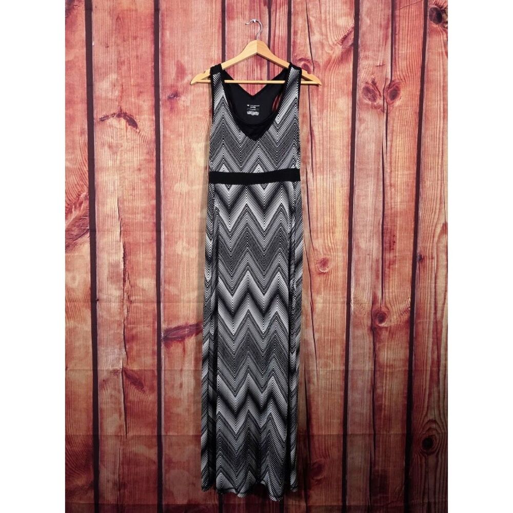 Tek Gear Black and White Chevron Tank Maxi Dress L